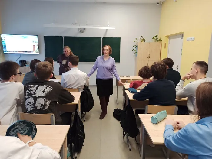 Перед школьниками выступила специалист Увинского зонального центра по профилактике и борьбою со СПИДом Н. В. Терешина