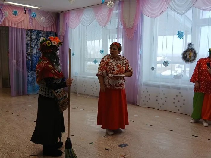 Ведущие встречи