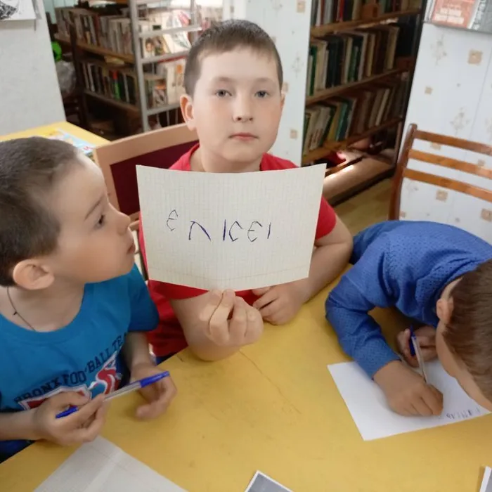  ПОЗНАВАТЕЛЬНЫЙ ЧАС «ЧЕРЕЗ ВЕКА НЕСУЩИЕ СВЕТ»