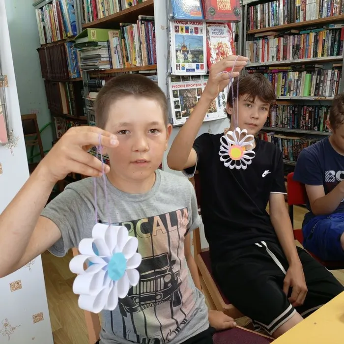 ПОСИДЕЛКИ «ЦВЕТОЧНАЯ ПОЛЯНА»