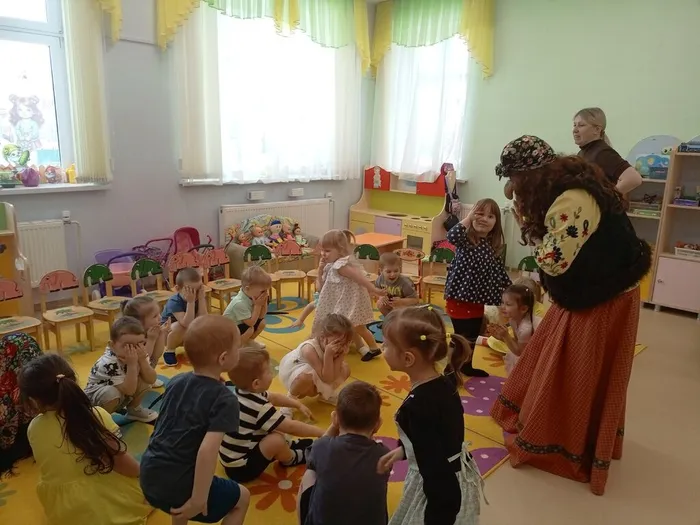 Дети принимали участие в играх