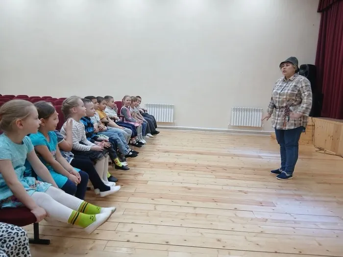 Согласно поверьям, в этот день домовой пробуждается после зимней спячки и особенно нуждается в заботе и внимании своих хозяев