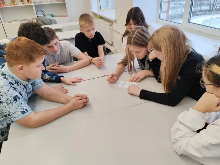 Команды выполняли задания