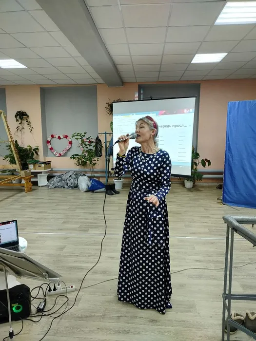 Для гостей звучали песни