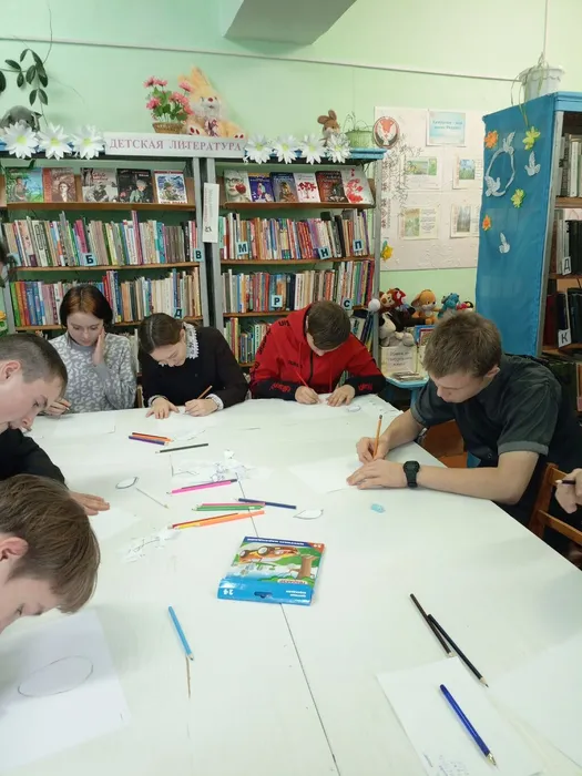 Кульминацией мероприятия стало создание участниками коллективной инсталляции «Дерево толерантности»