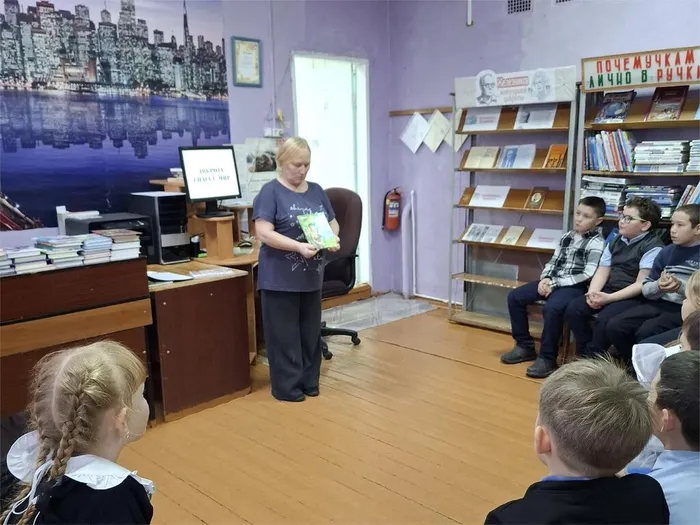 Библиотекарь познакомила ребят с книгами