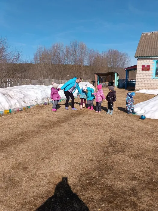 Дети принимали участие в играх