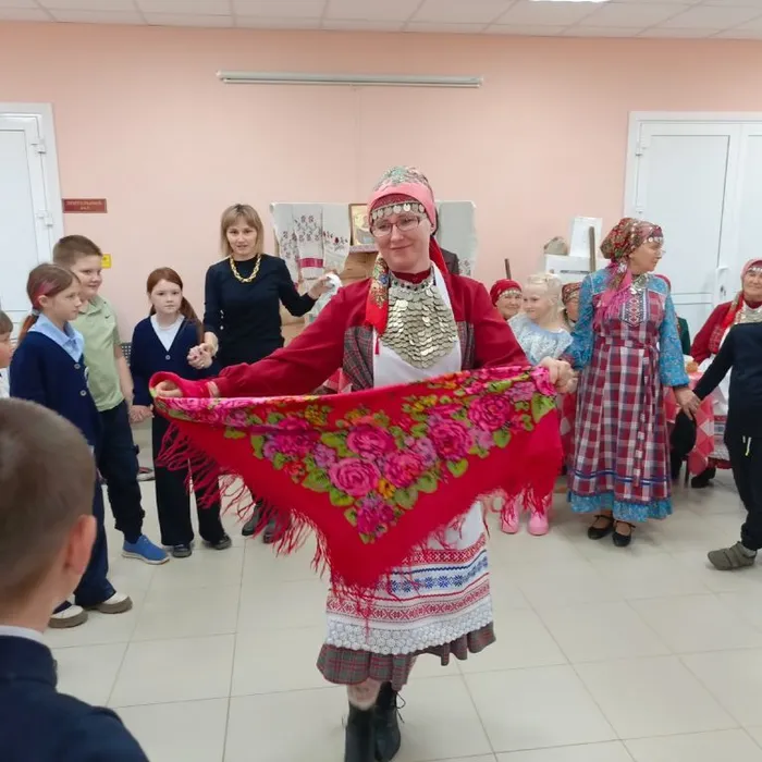 ФОЛЬКЛОРНЫЕ ПОСИДЕЛКИ «ПОКРОВ ВСТРЕЧАЙ - ГОСТЕЙ ПРИВЕЧАЙ!»