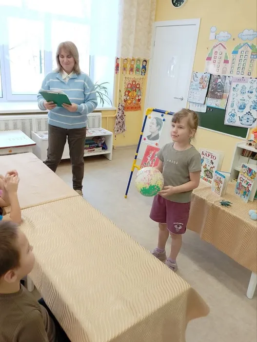 Дети отвечали на вопросы библиотекаря