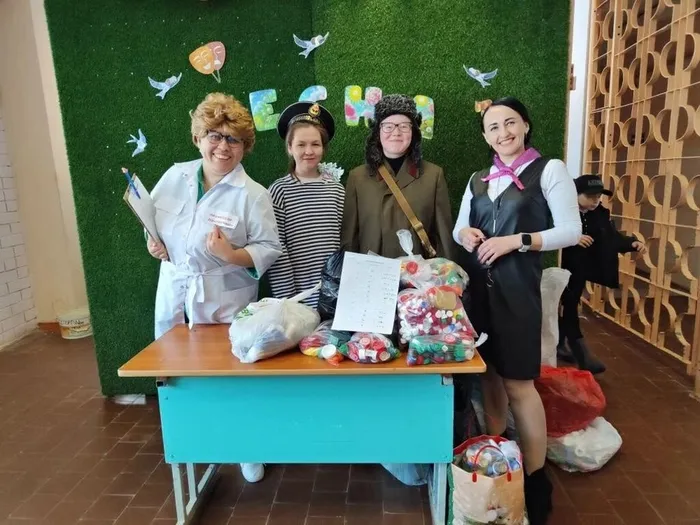 Вот такие герои встречали участников бумбатла