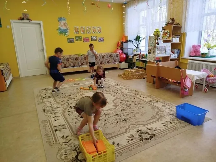 Дети принимали участие в играх