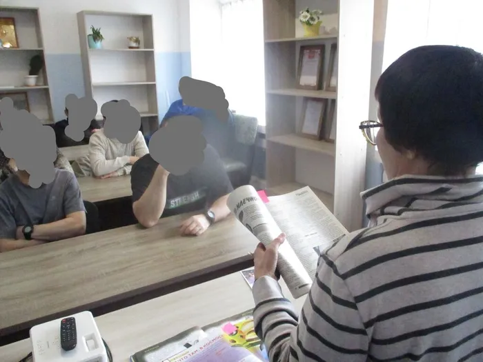 Библиотекарь рассказала много интересного участникам встречи о космосе