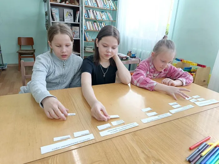 Дети принимали участие в играх