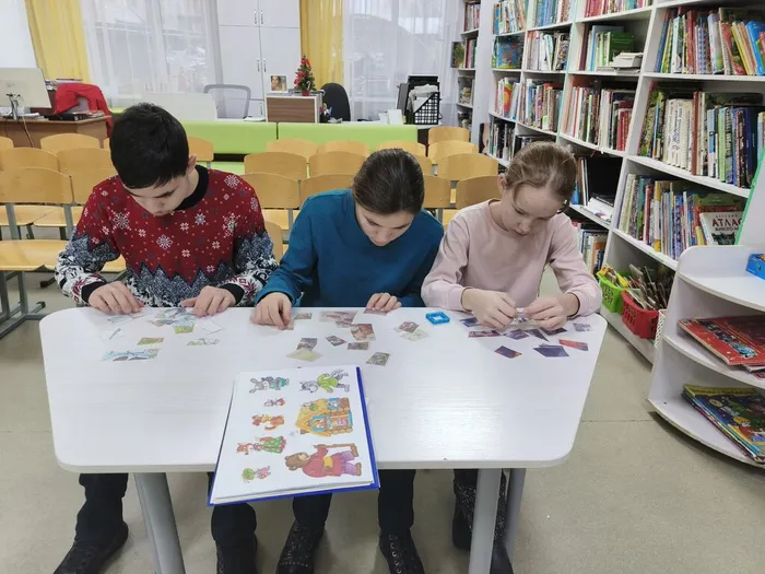 Участники продемонстрировали эрудицию и знание сюжетов любимых сказок в ходе интеллектуальной викторины.