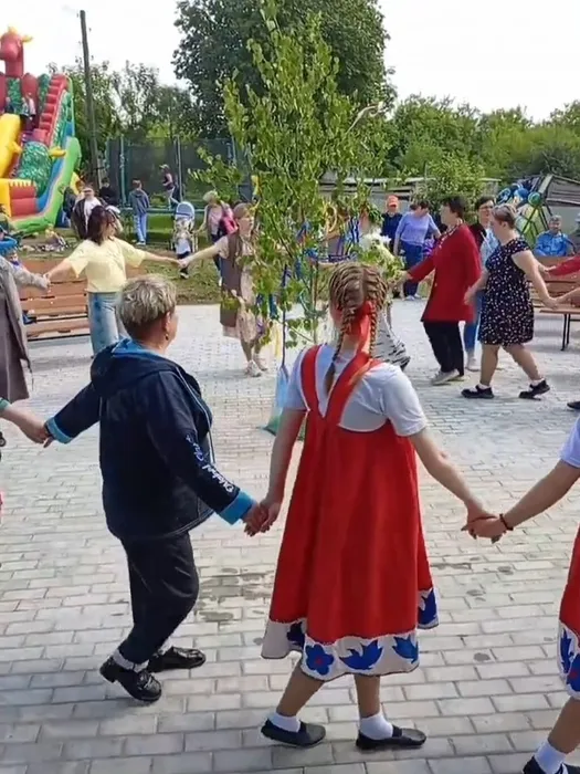 Участники встречи приняли участие в народных играх