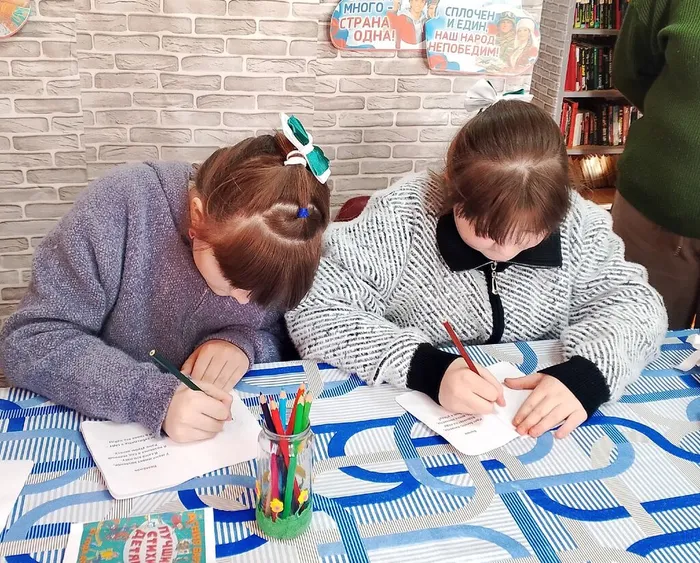 Учащиеся 4 класса Рябовской СОШ своими руками изготовили и проиллюстрировали книжки-малышки со стихами А. Л. Барто