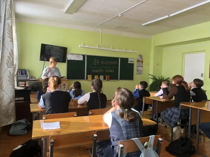 Библиотекарь открыла ребятам интересные факты о русском языке