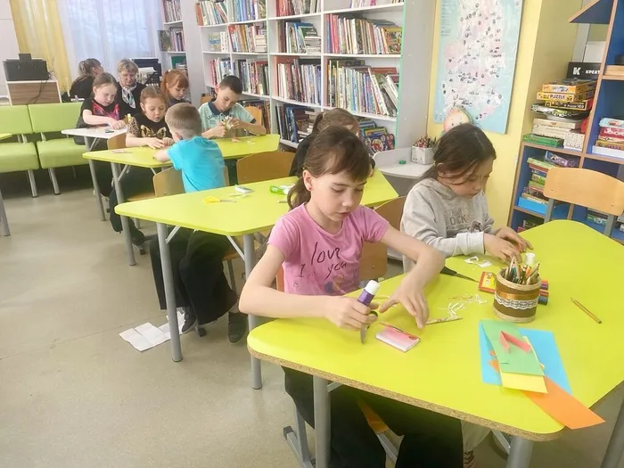 Дети смастерили свою книжку
