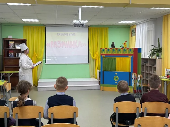 Ребятам был показан кукольный спектакль