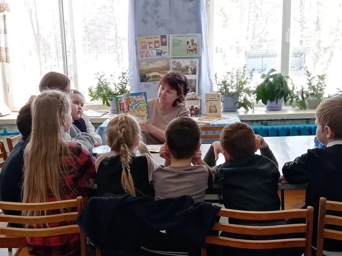 Библиотекарь познакомила детей с книгами