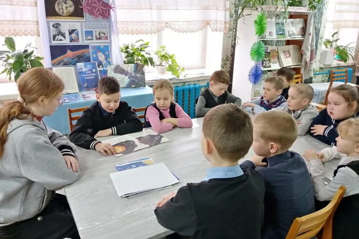 Были прочитаны рассказы из книг: Ю. Клушанцева «О чём рассказал телескоп» и А. Ткаченко «Летающие звёзды»