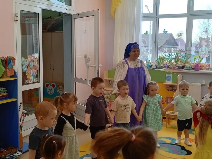 Дети принимали участие в играх