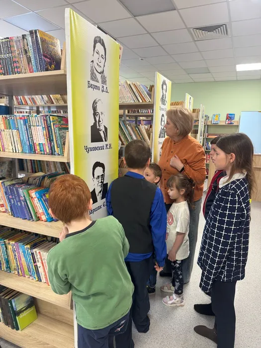 Детям провели экскурсию по библиотеке