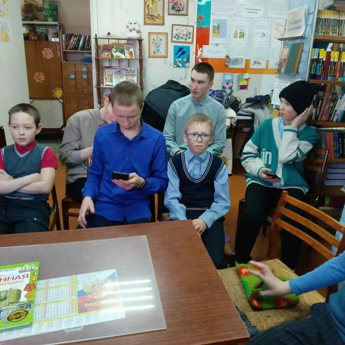 ЧАС МУЖЕСТВА «БРОНЯ КРЕПКА И ТАНКИ НАШИ БЫСТРЫ»