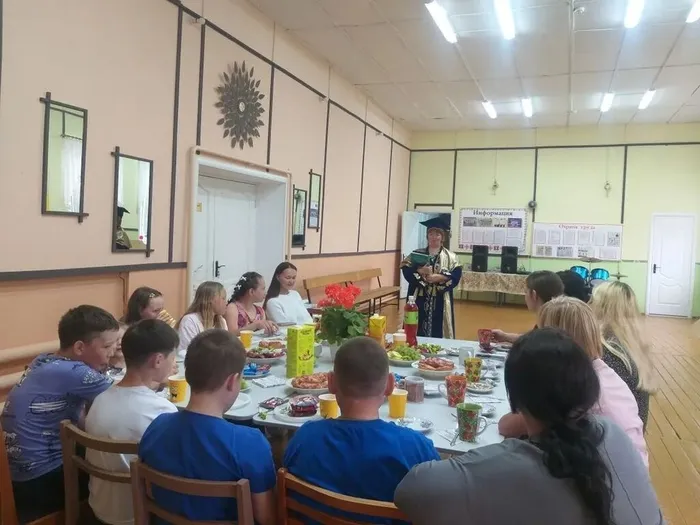 Ребят встретил Магистр библиотеки