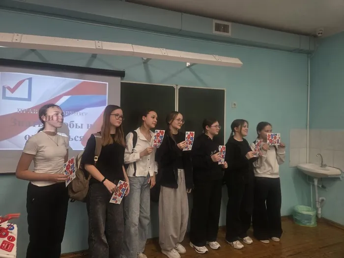 Победители получили небольшие подарки