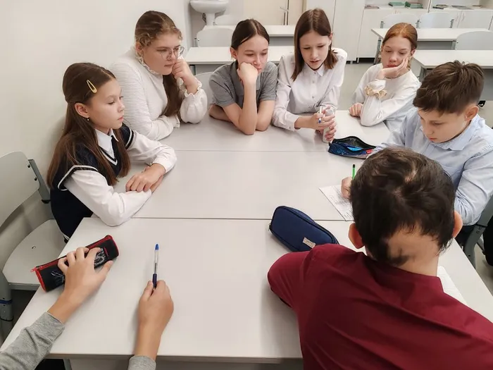 Команды выполняли задания