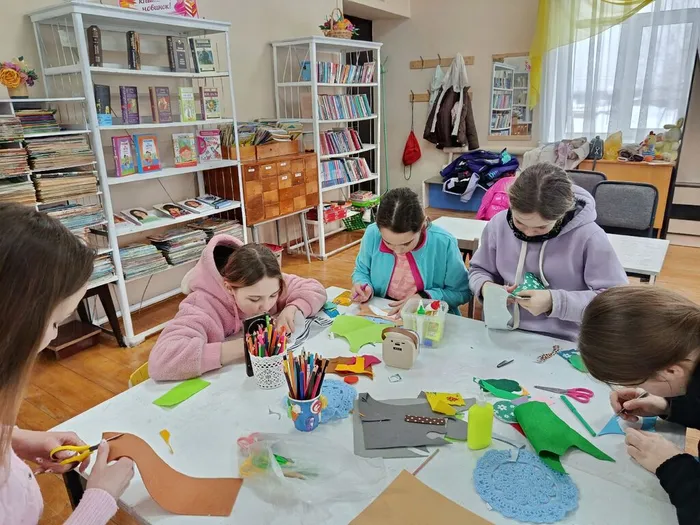 Девочки выполняли интересные задания