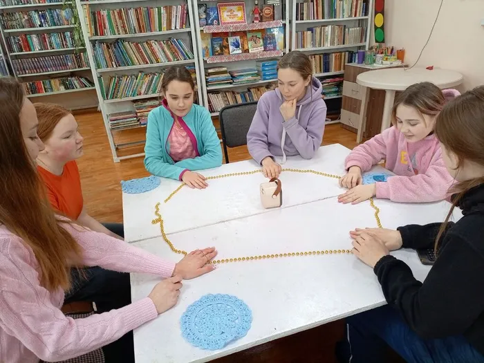 Девочки выполняли интересные задания