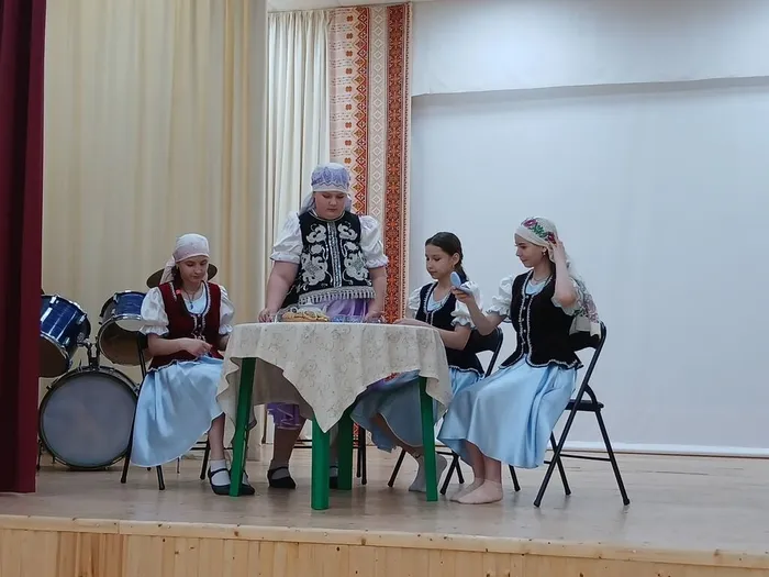 Юные участники разыгрывали забавные сценки